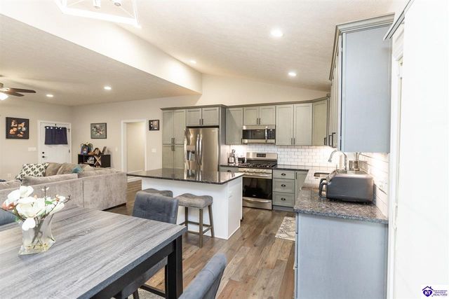 234 Royal Birkdale Court, Vine Grove, KY 41075