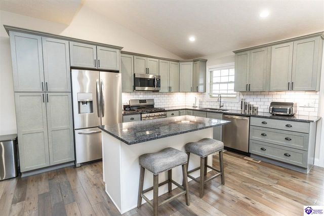 234 Royal Birkdale Court, Vine Grove, KY 41075