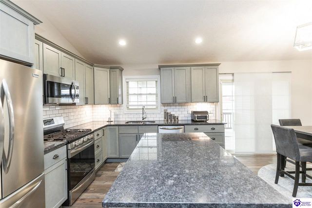 234 Royal Birkdale Court, Vine Grove, KY 41075