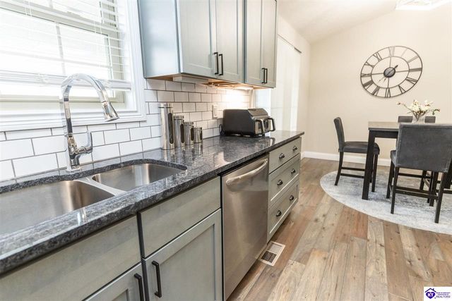 234 Royal Birkdale Court, Vine Grove, KY 41075