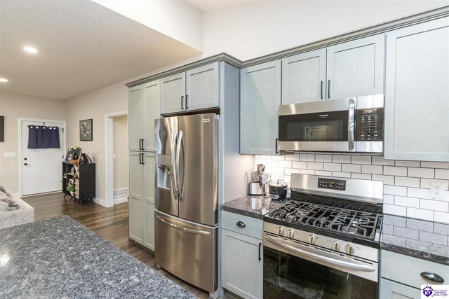 234 Royal Birkdale Court, Vine Grove, KY 41075