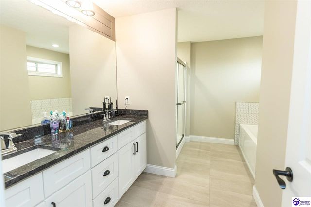 234 Royal Birkdale Court, Vine Grove, KY 41075