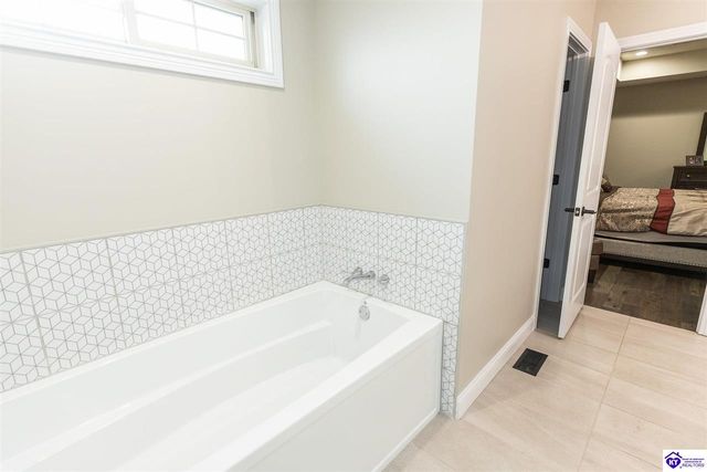 234 Royal Birkdale Court, Vine Grove, KY 41075