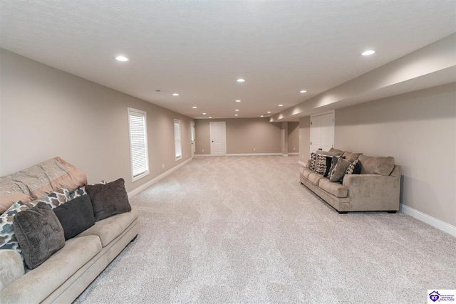 234 Royal Birkdale Court, Vine Grove, KY 41075