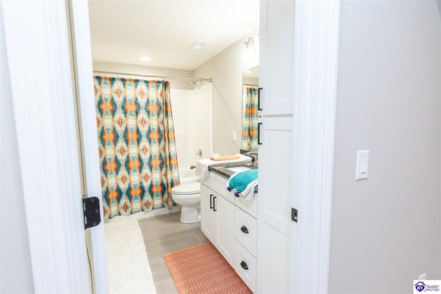 234 Royal Birkdale Court, Vine Grove, KY 41075