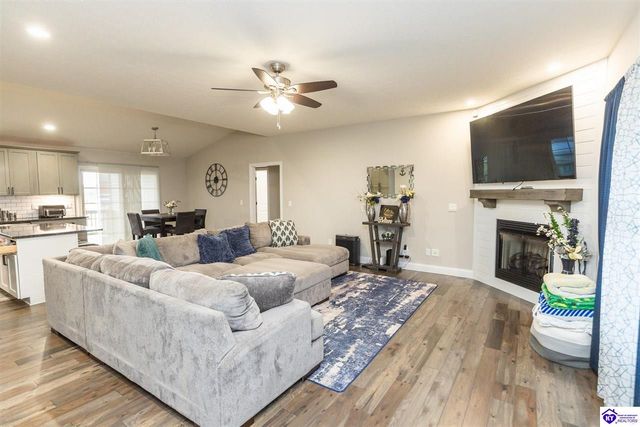 234 Royal Birkdale Court, Vine Grove, KY 41075