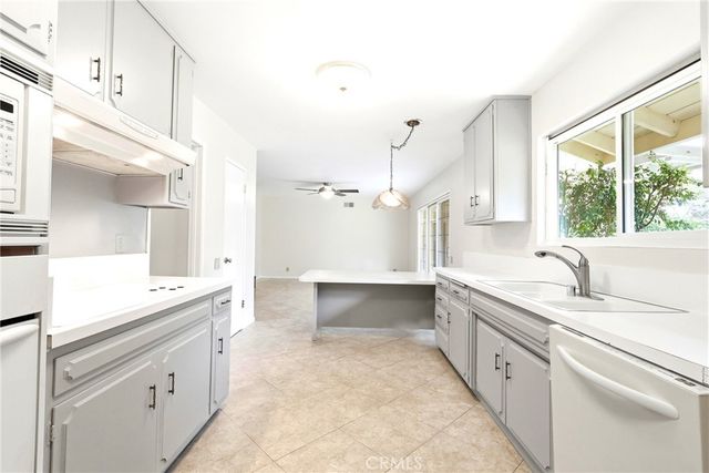 2145 Fairview Avenue, Riverside, CA 92506