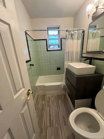 8 Bryant Crescent 1H, White Plains, NY 10605