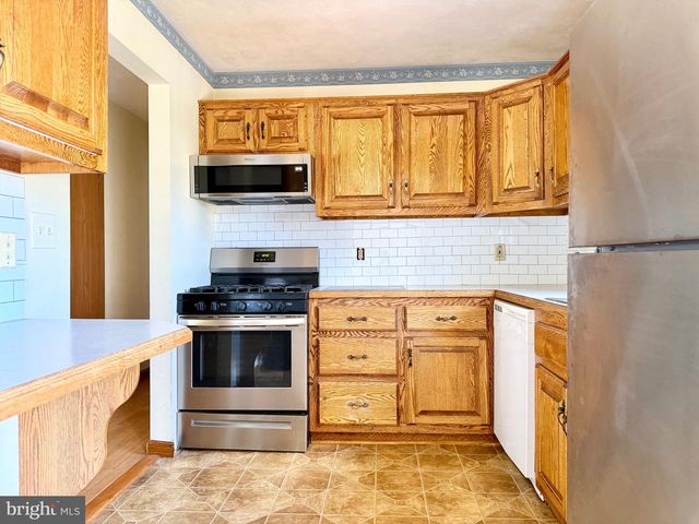 115 LION DR, Hanover, PA 17331