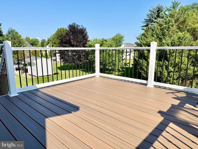 115 LION DR, Hanover, PA 17331