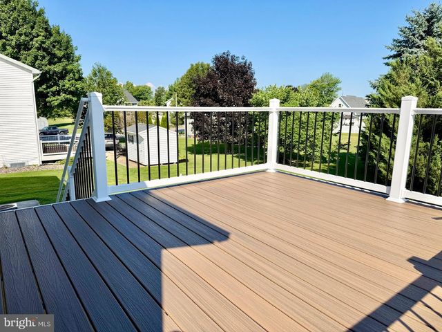 115 LION DR, Hanover, PA 17331