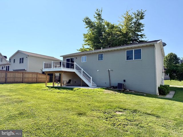 115 LION DR, Hanover, PA 17331