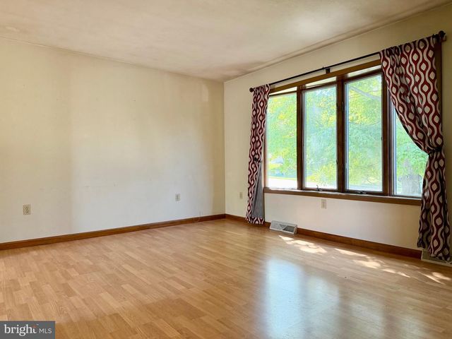 115 LION DR, Hanover, PA 17331