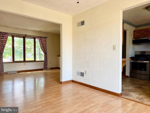 115 LION DR, Hanover, PA 17331