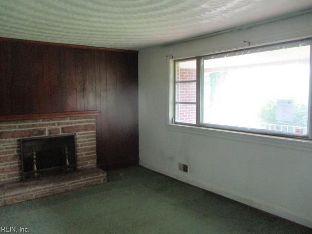 4052 Sunkist RD, Chesapeake, VA 23321