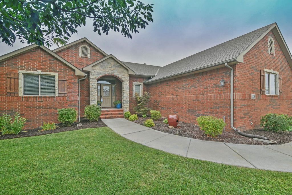 12838 E Cherry Creek Ct, Wichita, KS 67230