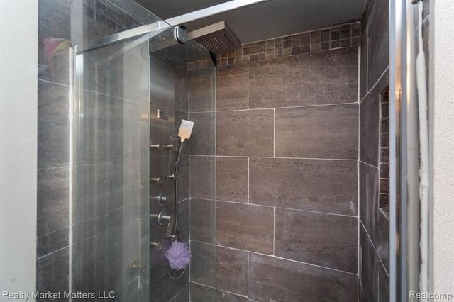 2543 Henry Road, Lapeer, MI 48446