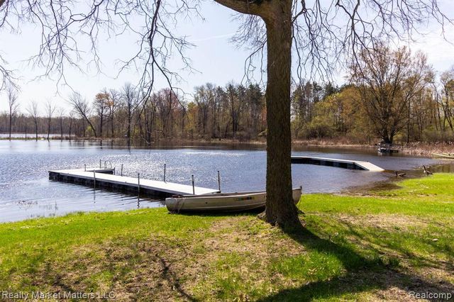 2543 Henry Road, Lapeer, MI 48446