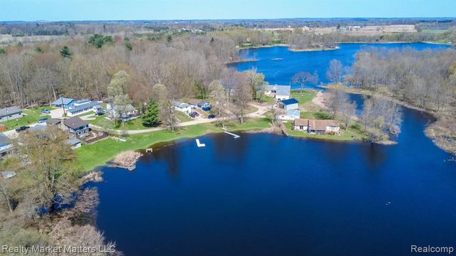 2543 Henry Road, Lapeer, MI 48446