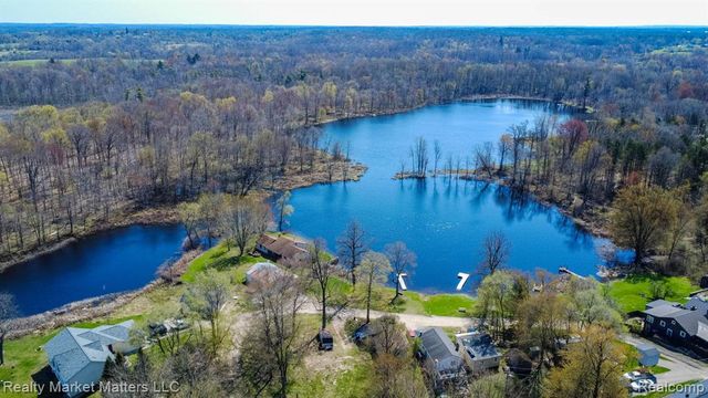 2543 Henry Road, Lapeer, MI 48446