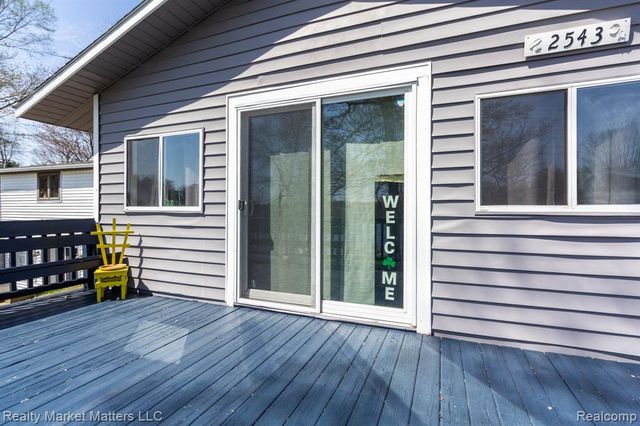 2543 Henry Road, Lapeer, MI 48446