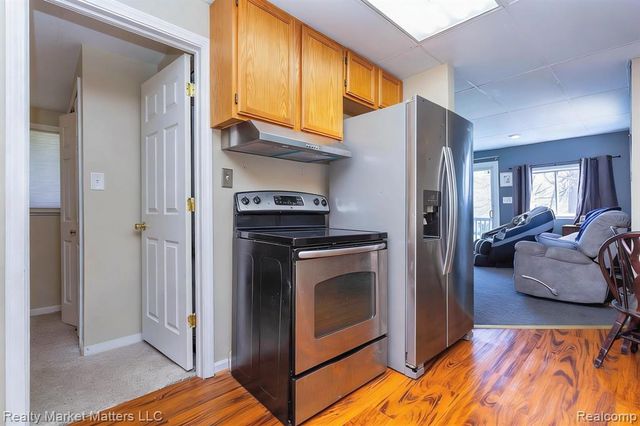 2543 Henry Road, Lapeer, MI 48446