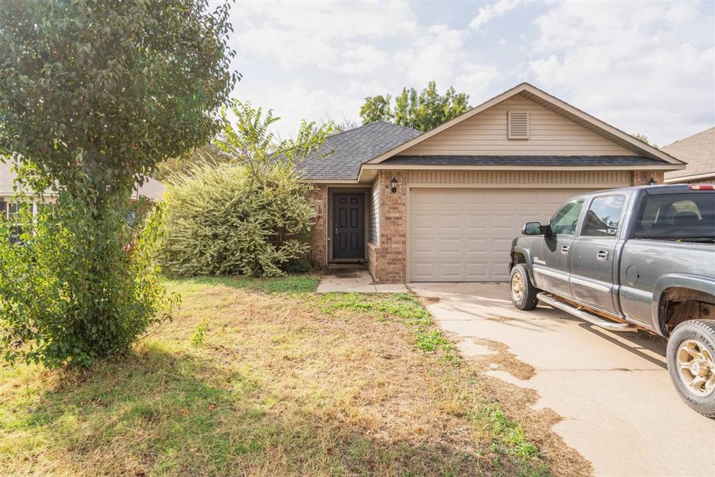 400 NE 17th Place, Newcastle, OK 73065