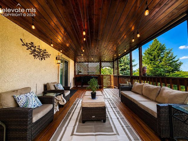 6030 Snowbird Drive, Colorado Springs, CO 80918