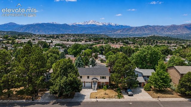 6030 Snowbird Drive, Colorado Springs, CO 80918