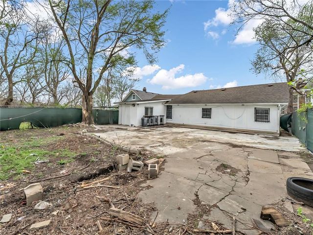 417 Wallace Avenue, Kansas City, MO 64125