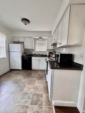 890 Sea Gull Drive, Mount Pleasant, SC 29464