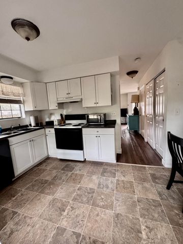 890 Sea Gull Drive, Mount Pleasant, SC 29464