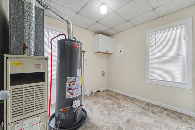 7527 Toepfer Road, Warren, MI 48091