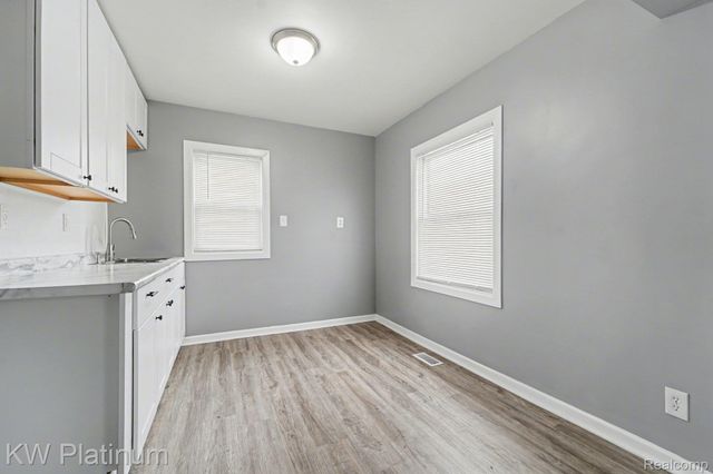 7527 Toepfer Road, Warren, MI 48091