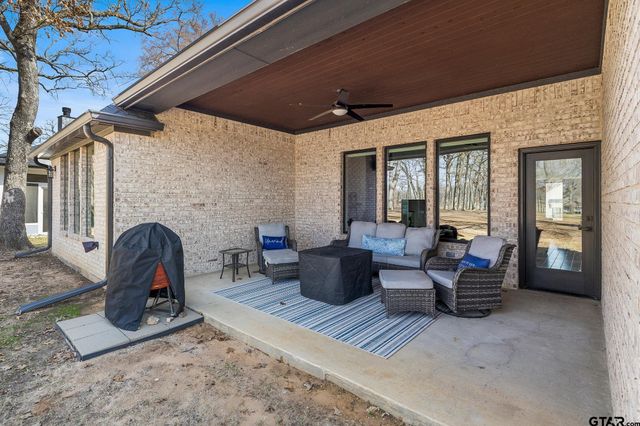 203 Colonial Drive, Mabank, TX 75156