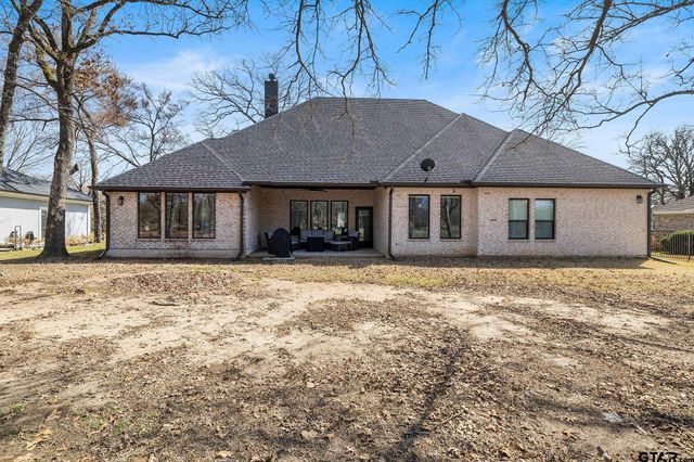 203 Colonial Drive, Mabank, TX 75156