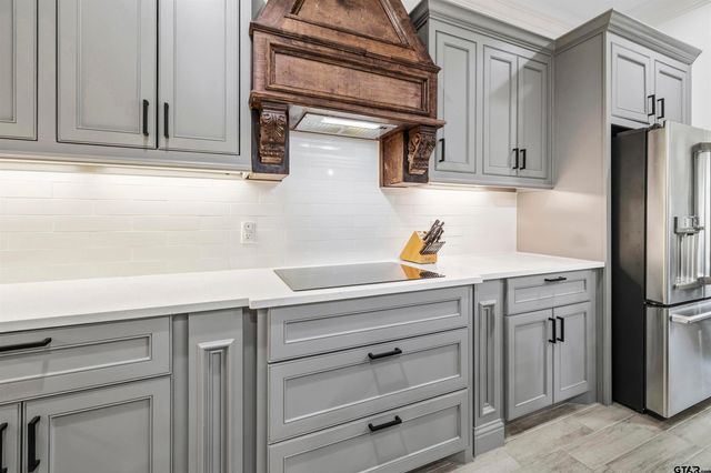 203 Colonial Drive, Mabank, TX 75156