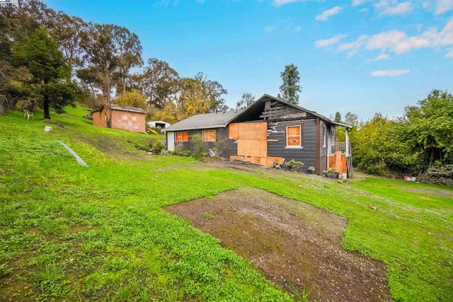 27449 Dobbel Ave, Hayward, CA 94542