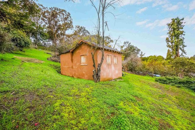 27449 Dobbel Ave, Hayward, CA 94542