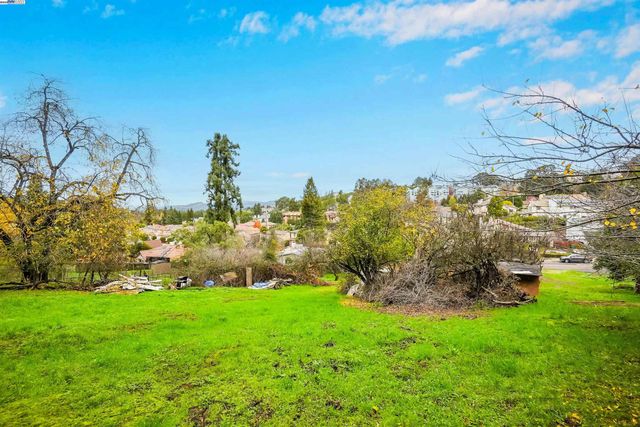 27449 Dobbel Ave, Hayward, CA 94542