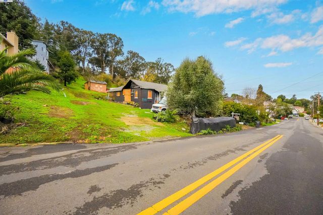 27449 Dobbel Ave, Hayward, CA 94542