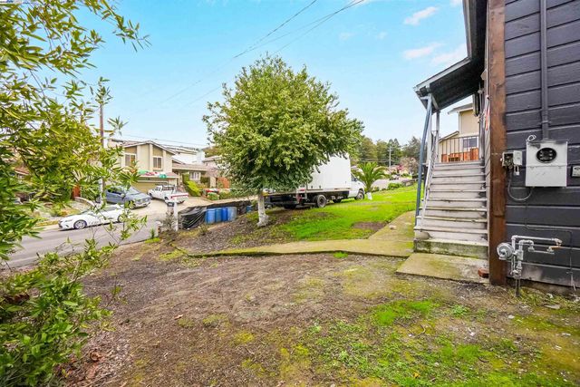 27449 Dobbel Ave, Hayward, CA 94542