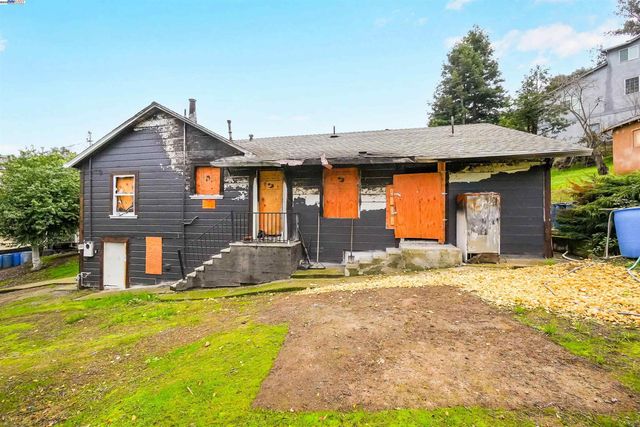 27449 Dobbel Ave, Hayward, CA 94542