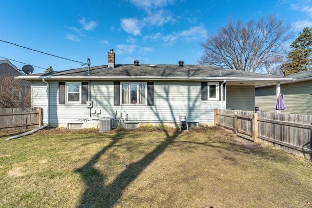 1810 5th Street S, Moorhead, MN 56560