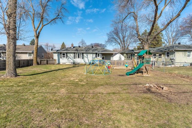 1810 5th Street S, Moorhead, MN 56560