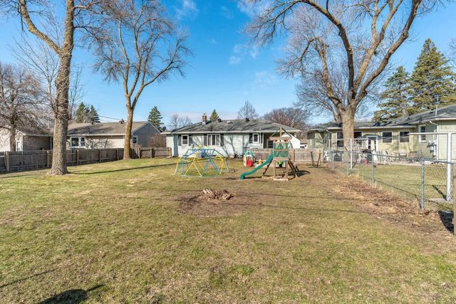 1810 5th Street S, Moorhead, MN 56560