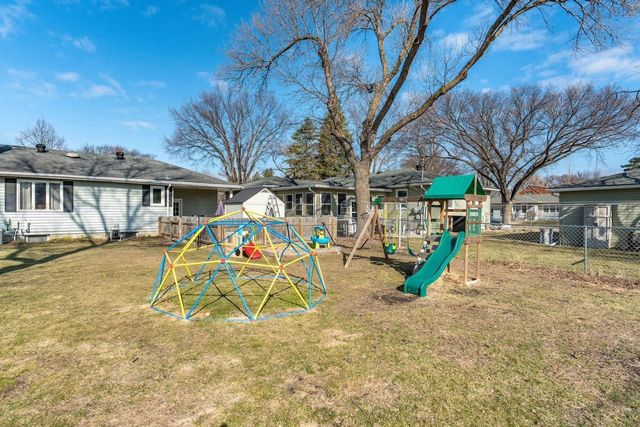 1810 5th Street S, Moorhead, MN 56560