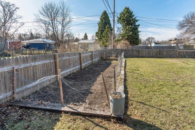 1810 5th Street S, Moorhead, MN 56560