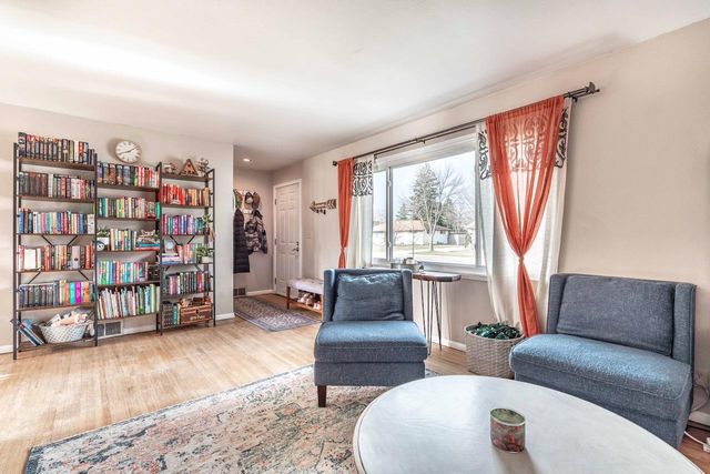 1810 5th Street S, Moorhead, MN 56560