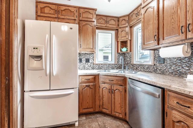 1810 5th Street S, Moorhead, MN 56560